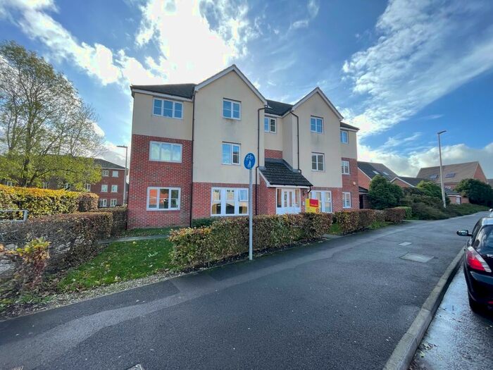 2 Bedroom Flat To Rent In Urquhart Road, Thatcham, RG19