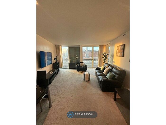 1 Bedroom Flat To Rent In The Rotunda, Birmingham, B2