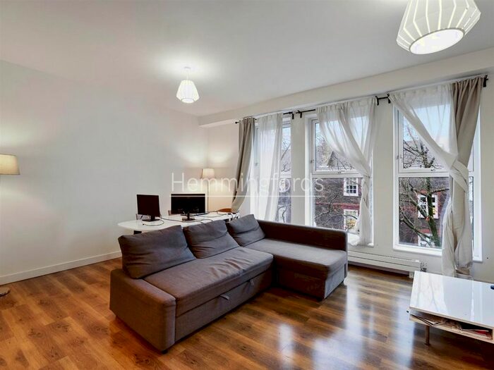 2 Bedroom Flat To Rent In Grays Inn Road, London, WC1X