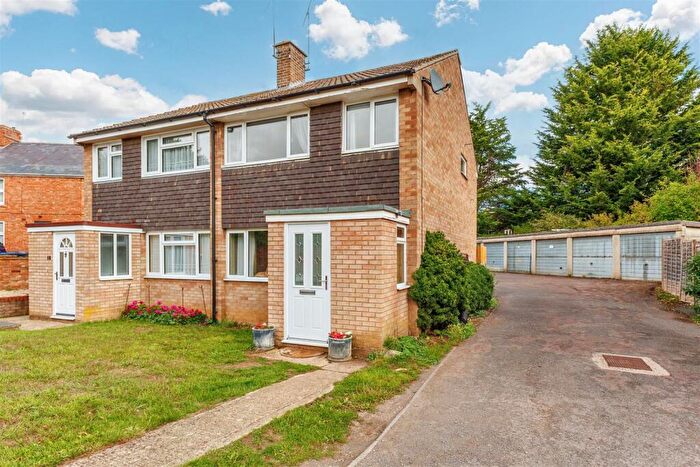 3 Bedroom Semi-Detached House For Sale In Station Road, Shipston-On-Stour, CV36