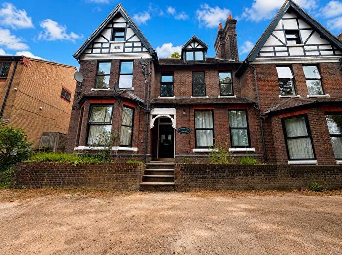 1 Bedroom Flat For Sale In Hart Hill Drive, Luton, LU2