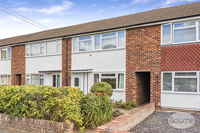 3 Bedroom Terraced House For Sale In Southwood Avenue, Knaphill, Woking, Surrey, GU21