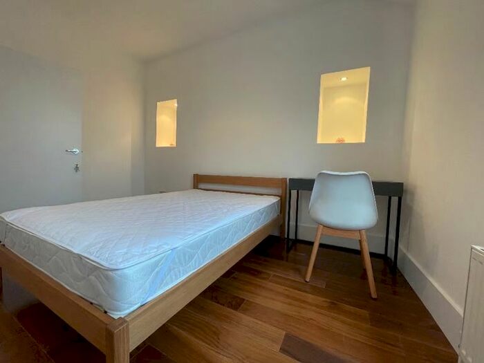 4 Bedroom Flat To Rent In Upper Richmond Road, London, SW15