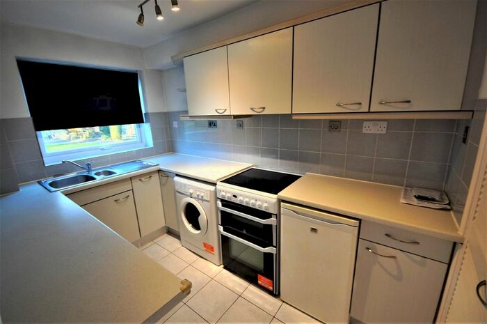 1 Bedroom Flat To Rent In Burns Drive, Hemel Hempstead, HP2