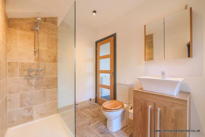 1 Bedroom Flat To Rent In Clay Corner, Chertsey, KT16