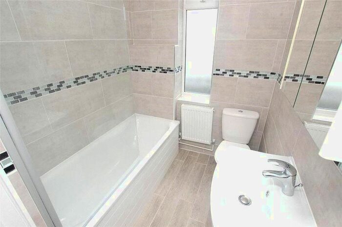 2 Bedroom Flat To Rent In Brentwood Road, Romford, Essex RM2