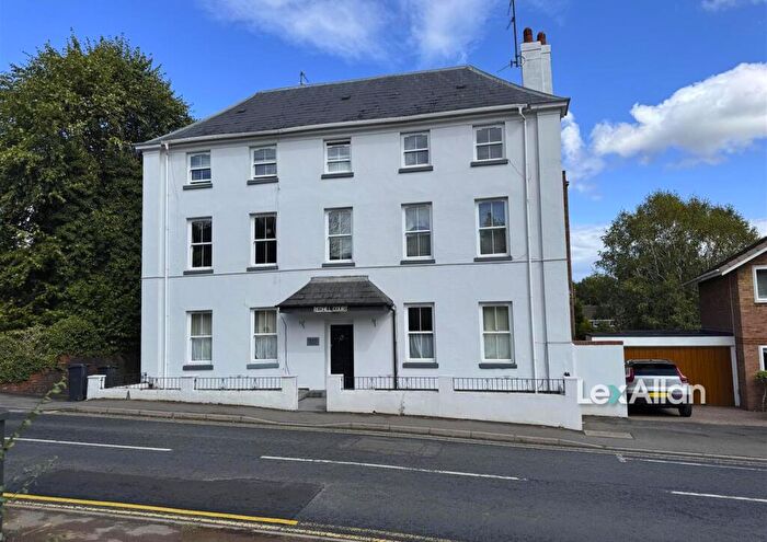2 Bedroom Apartment For Sale In Redhill Court, Red Hill, Oldswinford, DY8