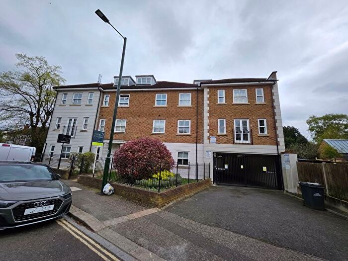 2 Bedroom Flat To Rent In Kyle House, High Street, Hampton, TW12