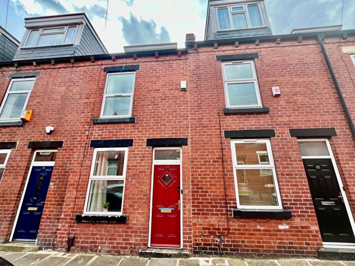 4 Bedroom House To Rent In Burley Lodge Terrace, Leeds, LS6