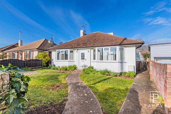 2 Bedroom Detached Bungalow For Sale In Roydon Way, Frinton-On-Sea, CO13
