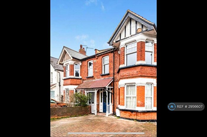 2 Bedroom Maisonette To Rent In Harrow View, Harrow, HA1
