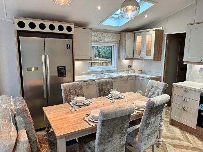 2 Bedroom Lodge For Sale In Goulton Lane, Northallerton, DL6