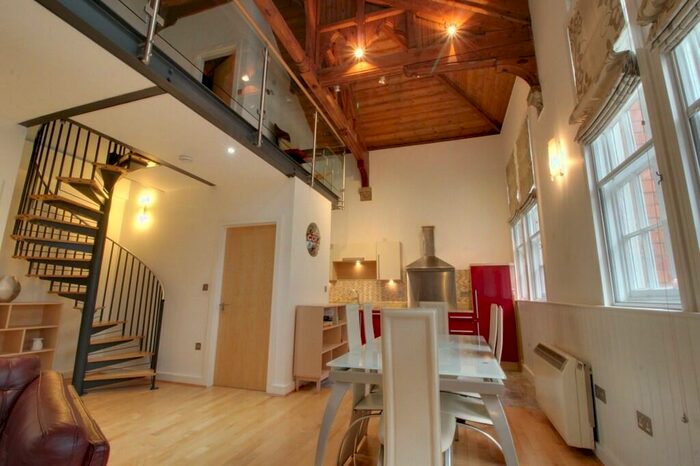 2 Bedroom Apartment To Rent In Scholars Gate, Severn Street, Birmingham, B1