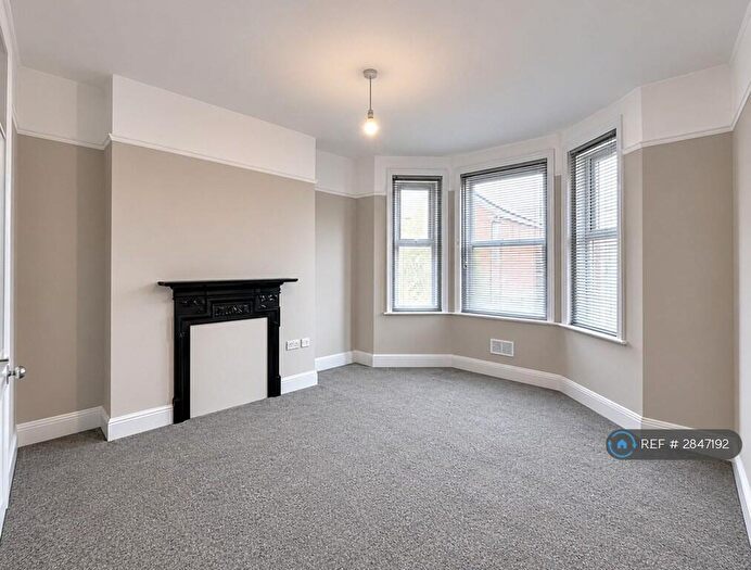 2 Bedroom Flat To Rent In Fortescue Road, Bournemouth, BH3