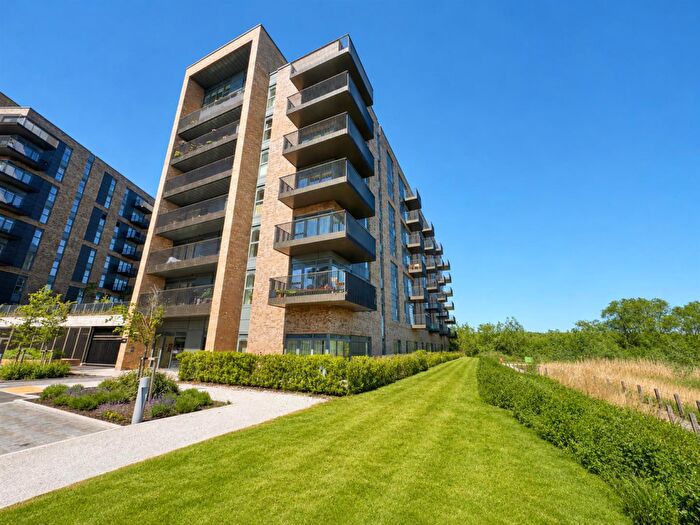 2 Bedroom Apartment For Sale In Flagstaff Road, Reading, RG2