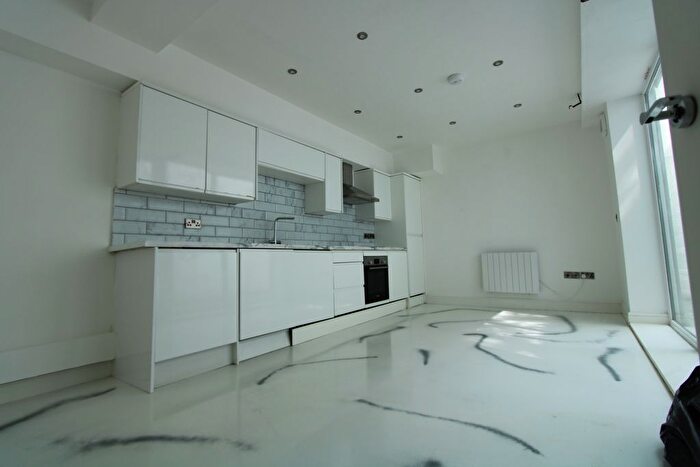 1 Bedroom Flat To Rent In Leigham Court Road, Streatham Hill, SW16
