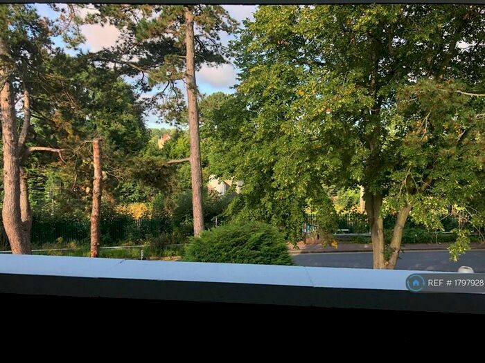 2 Bedroom Flat To Rent In Crosthwaite Court, Harpenden, AL5