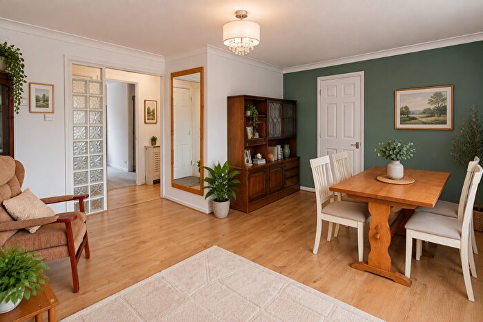 2 Bedroom Flat To Rent In Pixton Way, Croydon, CR0