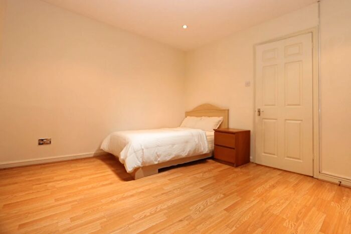 1 Bedroom House To Rent In Saint Paul's Avenue, London, E14