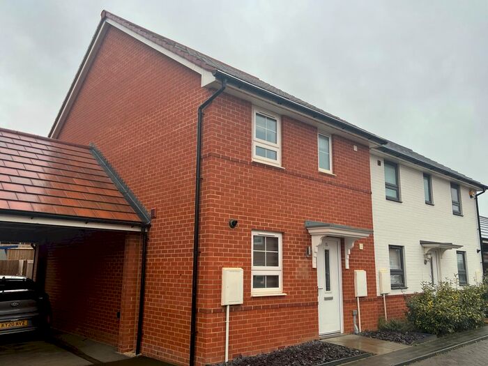 3 Bedroom Semi-Detached House To Rent In Wulfstan Close, Buckingham, MK18