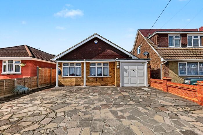 4 Bedroom Bungalow For Sale In Homefields Avenue, Benfleet, SS7