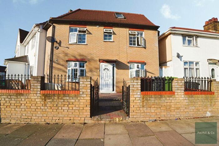3 Bedroom End Of Terrace House For Sale In Ripple Road, Barking, IG11