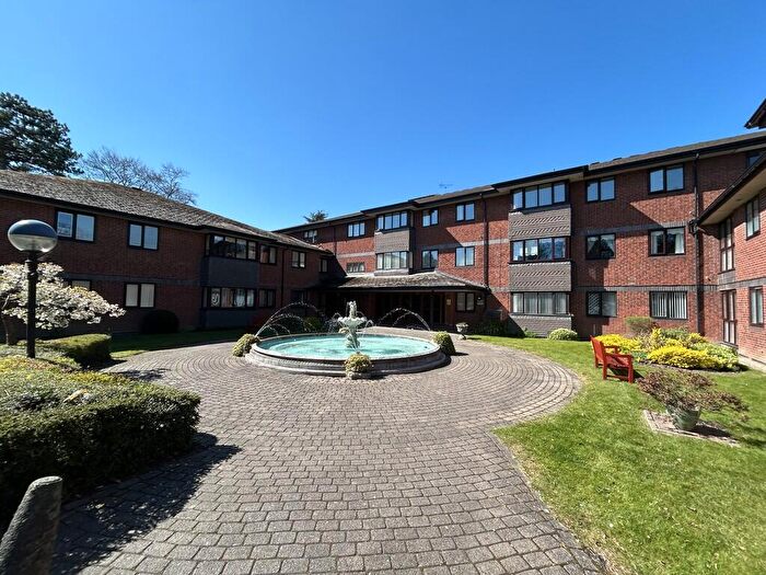 2 Bedroom Apartment For Sale In Lode Lane, Solihull, B91