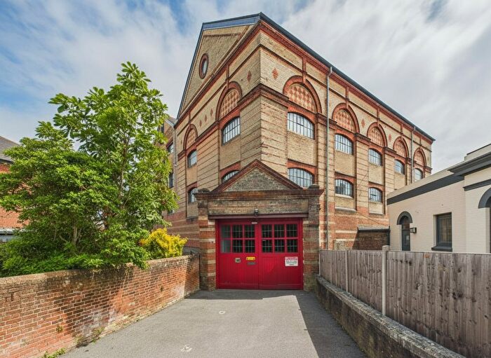 2 Bedroom Flat For Sale In Seamoor Road, Bournemouth, BH4