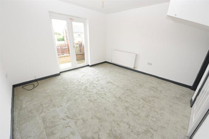2 Bedroom Semi-Detached House For Sale In Rowantree Drive, Thorpe Edge, BD10