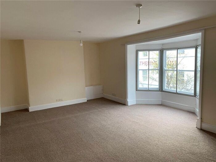2 Bedroom Flat To Rent In St Thomas Street, Weymouth, Dorset, DT4