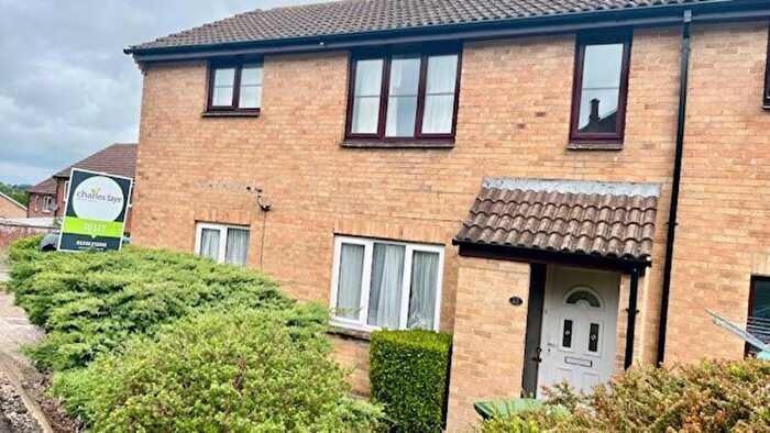 1 Bedroom Flat To Rent In Highgrove Close, Calne, SN11