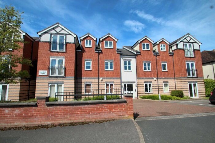 3 Bedroom Flat To Rent In Roundhay Court, Sutherland Avenue, Leeds, West Yorkshire, LS8
