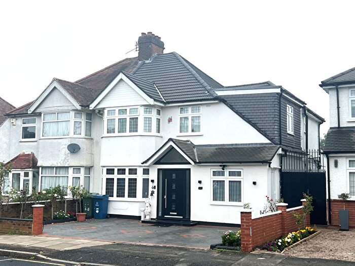 Studio To Rent In High Worple, Harrow, HA2