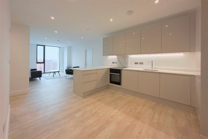 2 Bedroom Apartment To Rent In Fifve, M3