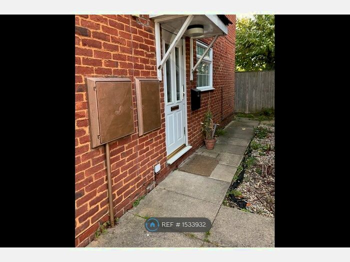 2 Bedroom Maisonette To Rent In Durand Road, Earley, Reading, RG6