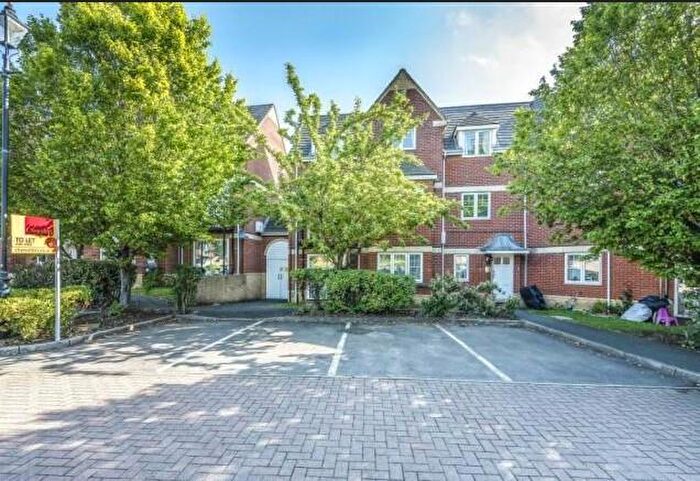 Apartment To Rent In Oxford, Headington, OX3