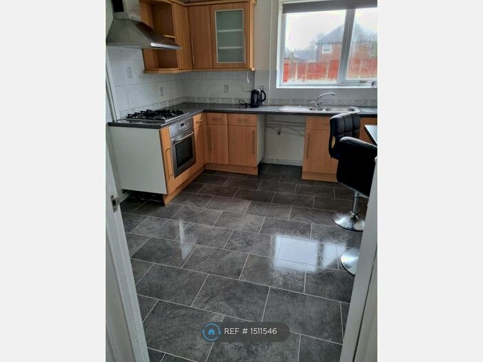 3 Bedroom Semi-Detached House To Rent In Buxton Road, Chaddesden, Derby, DE21