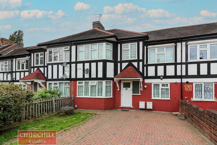 2 Bedroom Flat To Rent In Westview Drive, Woodford Green, IG8