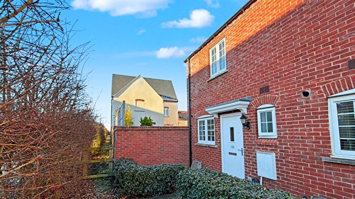 2 Bedroom End Terrace House For Sale In Redcar Road, Kingsmere, Bicester, OX26