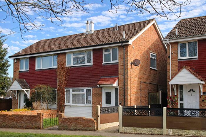 3 Bedroom Semi Detached House For Sale In Calder Vale, Bletchley, Milton Keynes, MK3