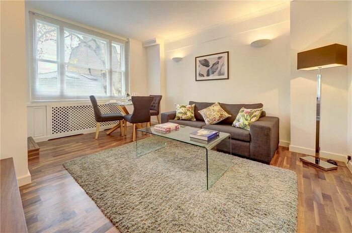 2 Bedroom Flat To Rent In Hill Street, London, W1J