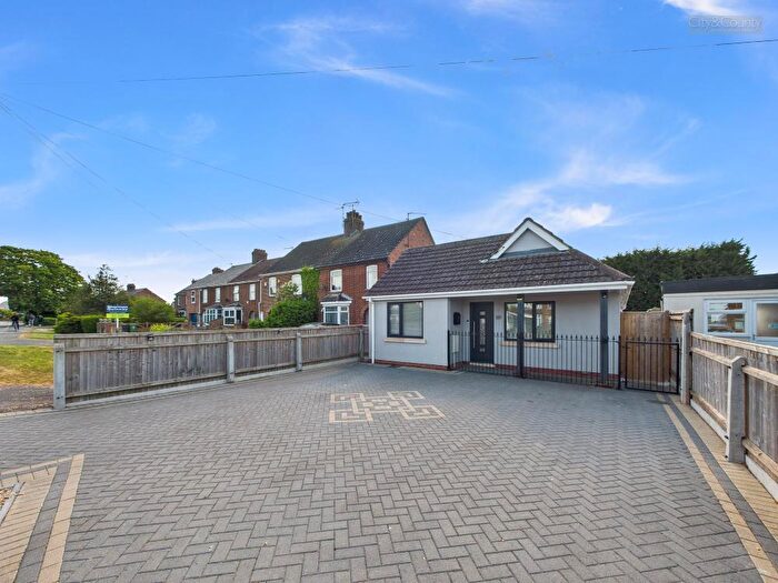 4 Bedroom Detached Bungalow For Sale In Peterborough Road, Farcet, Peterborough, PE7