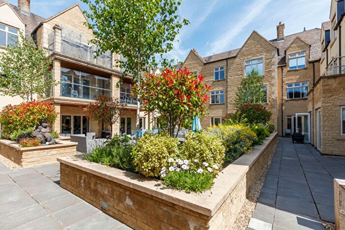 3 Bedroom Flat To Rent In Stratton Place, Stratton, Cirencester, GL7