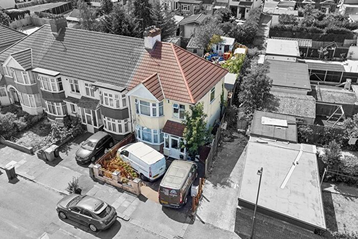 3 Bedroom Terraced House For Sale In Milton Avenue, London, NW9