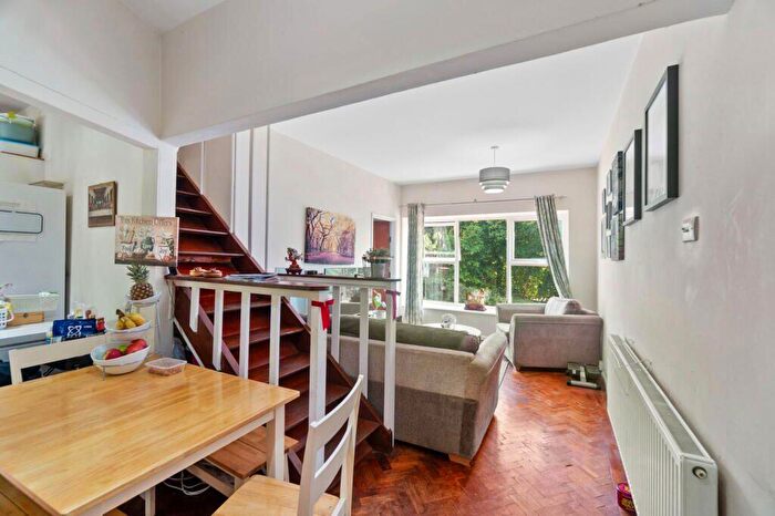 4 Bedroom Apartment For Sale In Crescent Road, Kingston Upon Thames, KT2