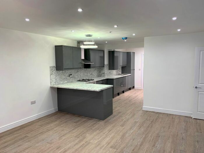 2 Bedroom Flat To Rent In Tudor Street, Cardiff, CF11