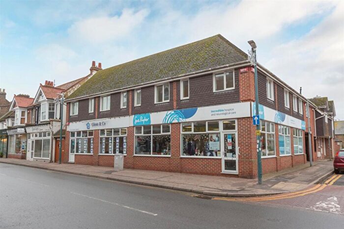 2 Bedroom Flat To Rent In Station Road, Birchington, CT7