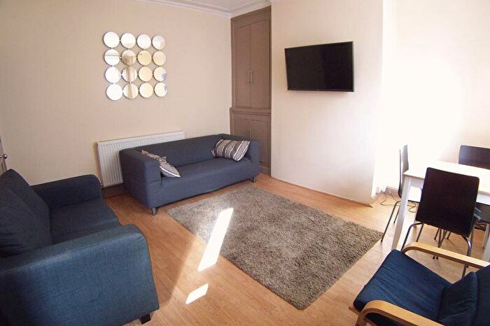 3 Bedroom Terraced House To Rent In Granby Grove, Headingley, Leeds, LS6