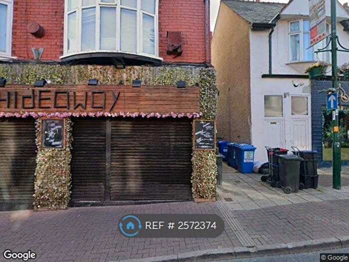 2 Bedroom Flat To Rent In High Street, Presratyn, LL19