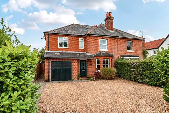 4 Bedroom Semi Detached House For Sale In School Road, Rowledge, GU10